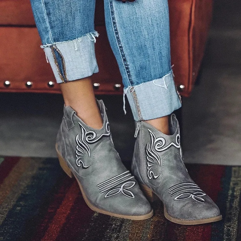 Women Autumn Winter Ankle Boots With Embroidery Pattern Size 35-43 Square Heel Booties, Photo show
Women Autumn Winter Ankle Boots With Embroidery Pattern Size 35-43 Square Heel Booties, Photo show