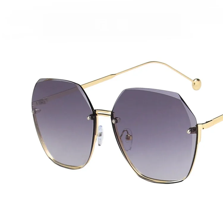 Fashion sunglasses wholesale luxury designer sunglasses trendy polygon frame eyewear sunglasses 2021
Fashion sunglasses wholesale luxury designer sunglasses trendy polygon frame eyewear sunglasses 2021