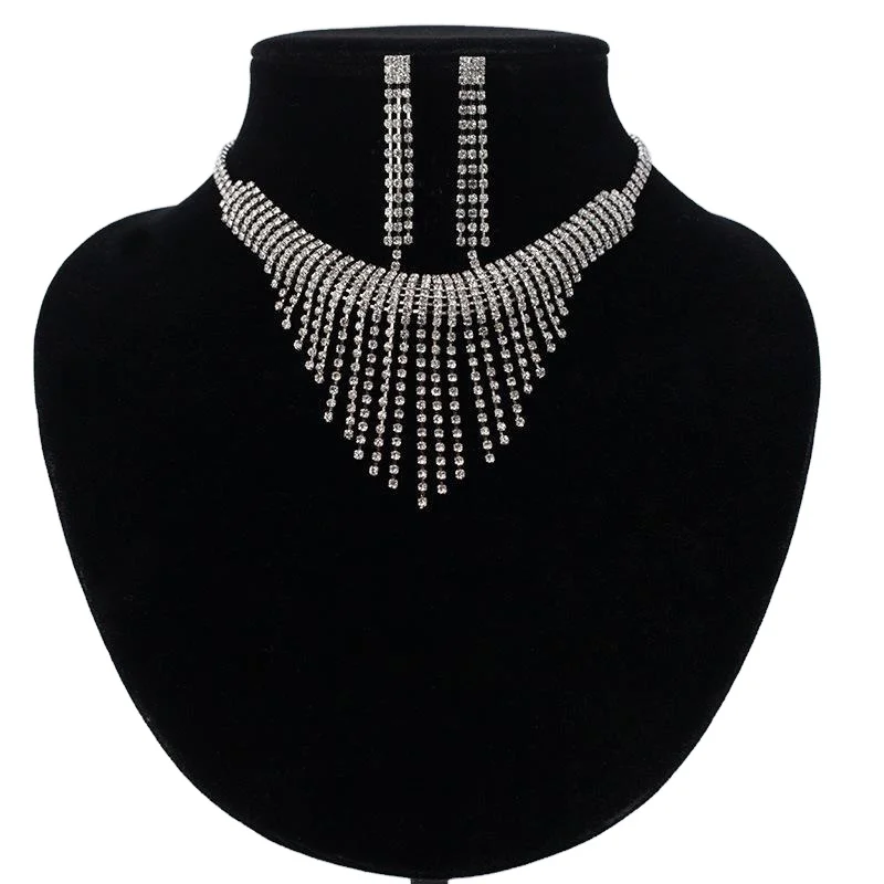 Luxury Bridal Jewelry Temperament Diamond Tassel Necklace Set High Quality Platinum Plated Necklace Earring Set
Luxury Bridal Jewelry Temperament Diamond Tassel Necklace Set High Quality Platinum Plated Necklace Earring Set