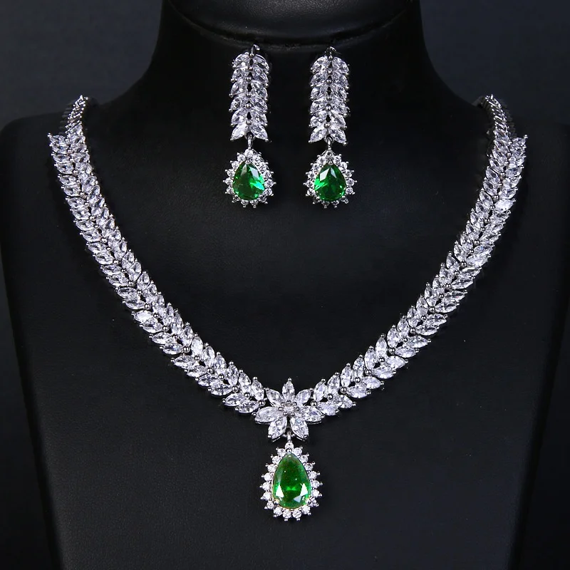 Hot selling Womens Luxury Wedding Flower CZ Zircon jewelry Sets Gift Fashion Waterdrop Necklace/Earrings Set Jewellery set
Hot selling Womens Luxury Wedding Flower CZ Zircon jewelry Sets Gift Fashion Waterdrop Necklace/Earrings Set Jewellery set