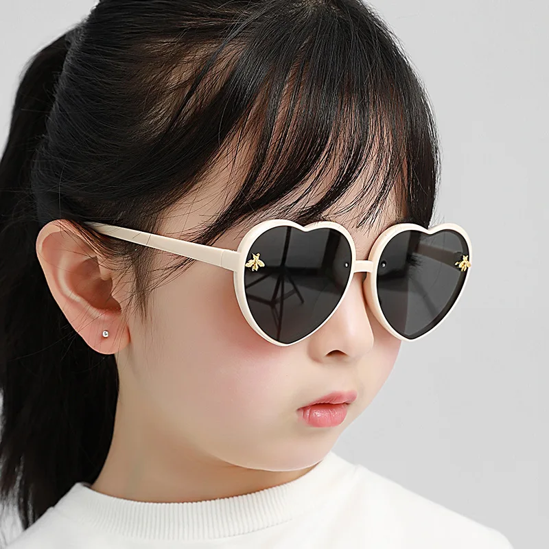Kenbo Eyewear 2022 New Fashion Kids Sunglasses Wholesale Cute Pink Heart Baby Cartoon Sun glasses Boys Girls
Kenbo Eyewear 2022 New Fashion Kids Sunglasses Wholesale Cute Pink Heart Baby Cartoon Sun glasses Boys Girls
