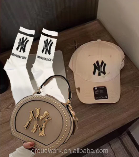 GW Wholesale fashion crossover PU wallet bag ladies handbag Ladies one-shoulder round handbag hat and cotton socks three-piece s, Customizable
GW Wholesale fashion crossover PU wallet bag ladies handbag Ladies one-shoulder round handbag hat and cotton socks three-piece s, Customizable