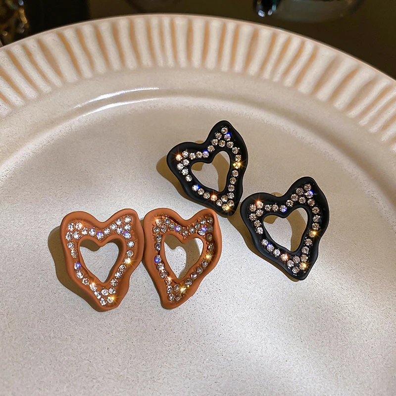 fashion trendy women crystal hollow heart earring
fashion trendy women crystal hollow heart earring