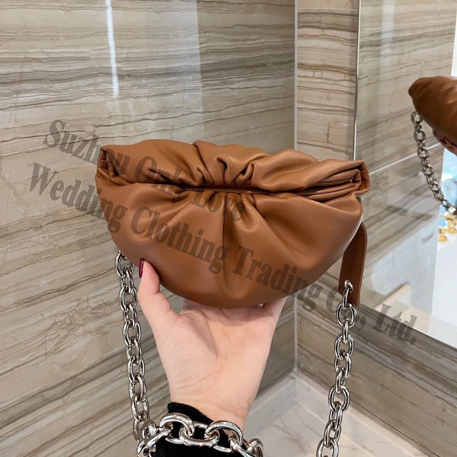 Free Shipping 2021 Leather Brown Ruffle Miniddle Size Shoulder Bag Handbags Chain Strap
Free Shipping 2021 Leather Brown Ruffle Miniddle Size Shoulder Bag Handbags Chain Strap
