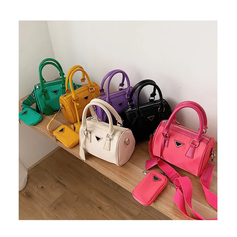 Famous Brand Women Portable Pillow Bag Large Capacity Messenger Bag With Mini Pocket Wide Strap Shoulder Bag Boston Purses Bolsa
Famous Brand Women Portable Pillow Bag Large Capacity Messenger Bag With Mini Pocket Wide Strap Shoulder Bag Boston Purses Bolsa