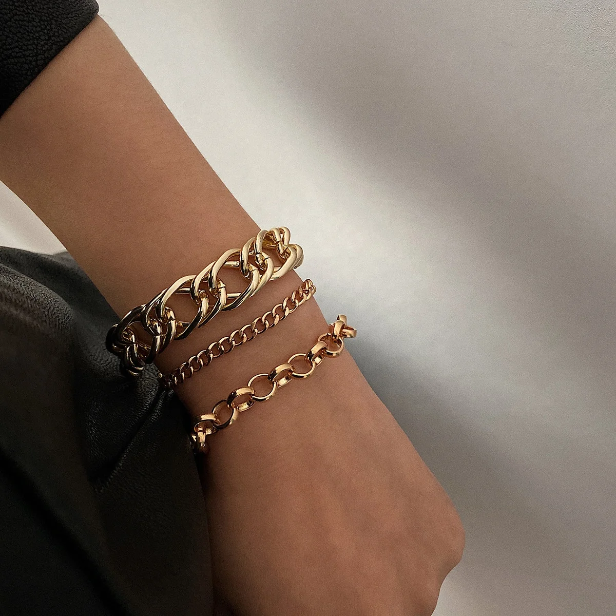 Vintage Gold Chain Statement Bracelet 3pcs/Set for Women Fashion Metal Charm Bracelet Bangles Wedding Bridal Jewelry Gifts, Customized color
Vintage Gold Chain Statement Bracelet 3pcs/Set for Women Fashion Metal Charm Bracelet Bangles Wedding Bridal Jewelry Gifts, Customized color