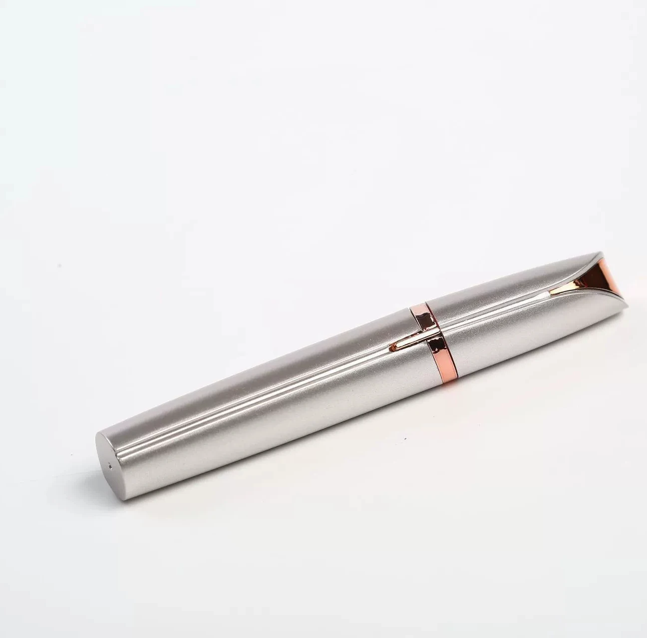 Gold-plated Easy to Carry Daily Use Eyebrow Knife with Pointed Tip Electric Eyebrow Trimmer Make Up Tool
Gold-plated Easy to Carry Daily Use Eyebrow Knife with Pointed Tip Electric Eyebrow Trimmer Make Up Tool