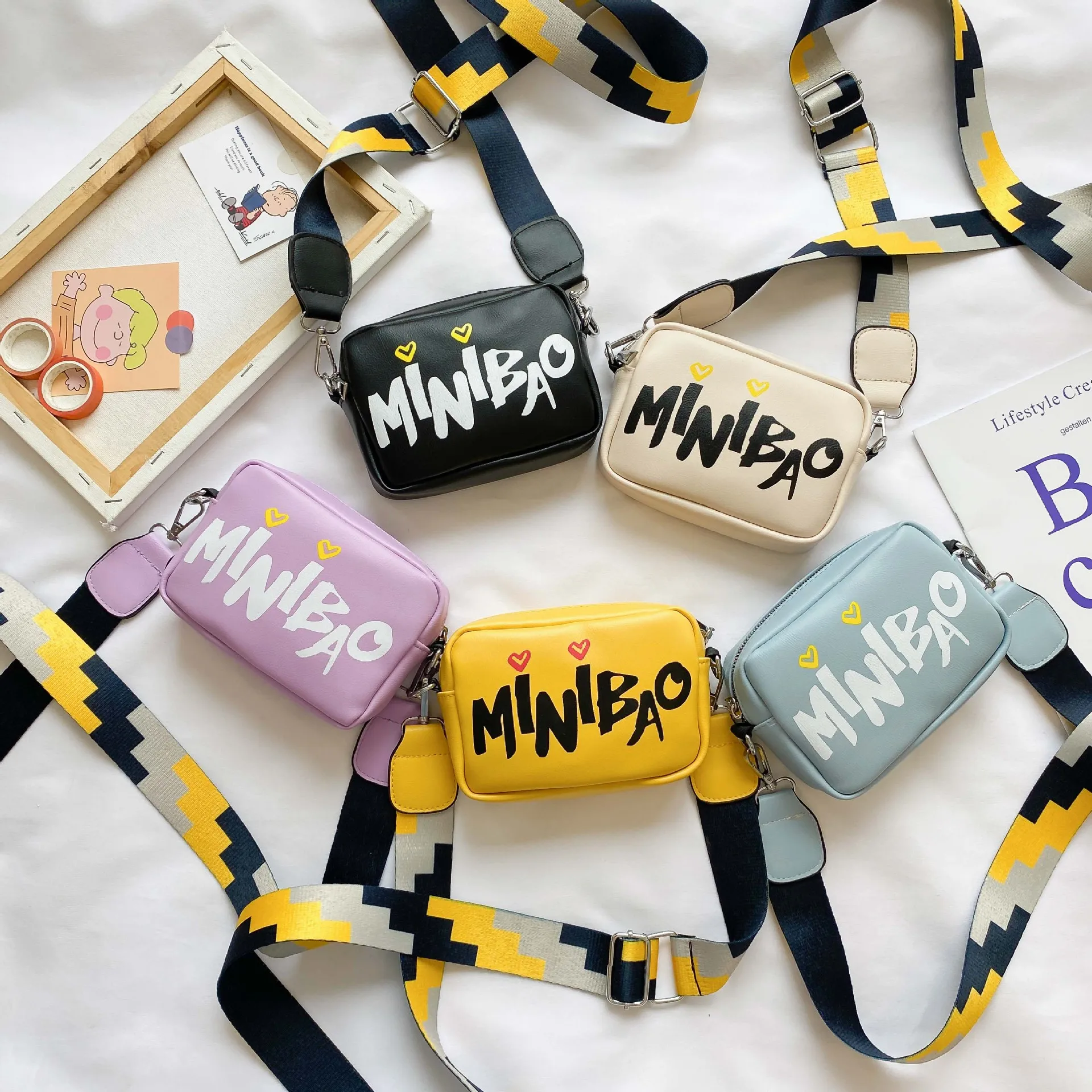 Fashion small bag 2020 children messenger bag funny cartoon cute letter shoulder bag coin purse
Fashion small bag 2020 children messenger bag funny cartoon cute letter shoulder bag coin purse