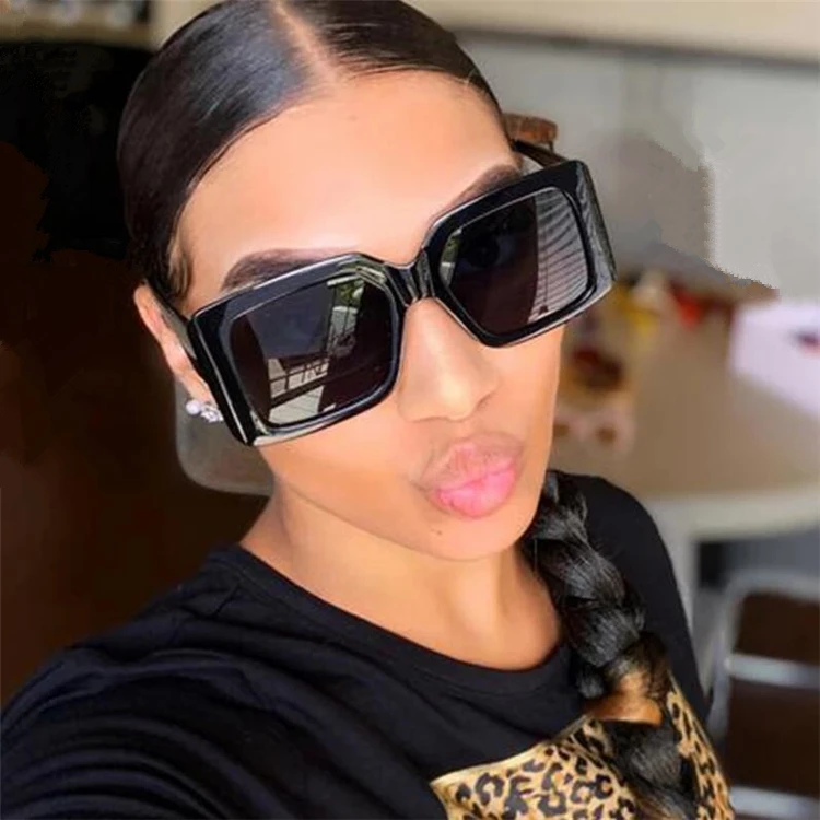 2021 Trendy Square Green Sun Glasses Italy Designer Oversized Sunglasses Brand Luxury Shades For Women, As pictures or customized color
2021 Trendy Square Green Sun Glasses Italy Designer Oversized Sunglasses Brand Luxury Shades For Women, As pictures or customized color