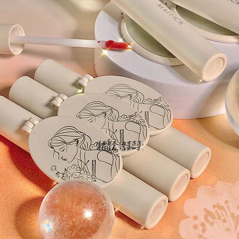 Maffick high quality matte lipstick custom with mirror long lasting waterproof luxury liquid mineral vegan wholesale lipstick
Maffick high quality matte lipstick custom with mirror long lasting waterproof luxury liquid mineral vegan wholesale lipstick