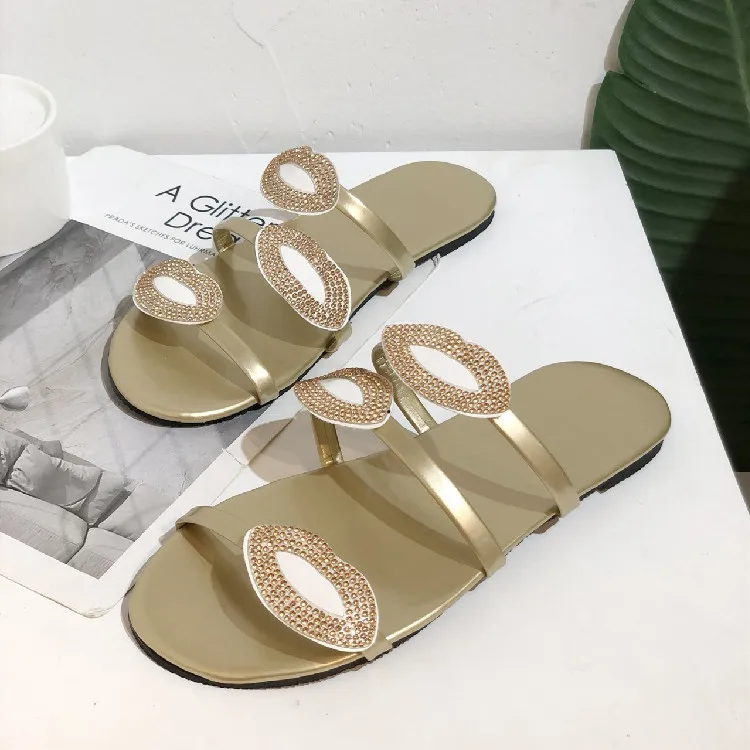 Amazon's new flat-bottom ladies shoes slippers with diamond flip flops for women
Amazon's new flat-bottom ladies shoes slippers with diamond flip flops for women