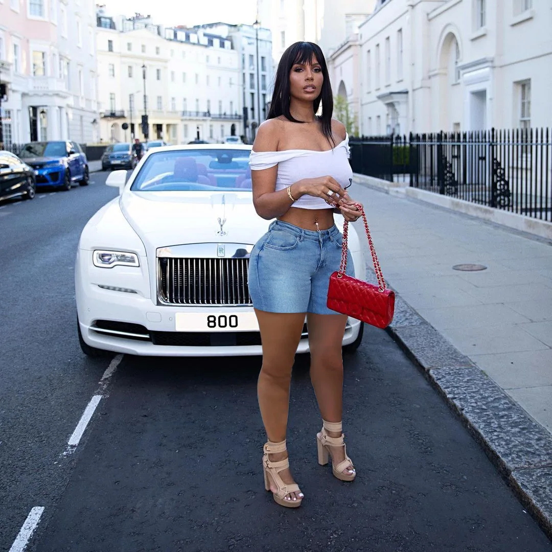 2021 Summer fashion colorful bandage high waist denim shorts oversize women's shorts jeans
2021 Summer fashion colorful bandage high waist denim shorts oversize women's shorts jeans