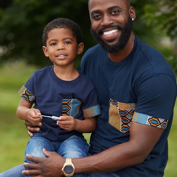 Custom Men O neck short sleeve knitted t-shirt African print trims t-shirt stylish men front pocket t-shirt
Custom Men O neck short sleeve knitted t-shirt African print trims t-shirt stylish men front pocket t-shirt
