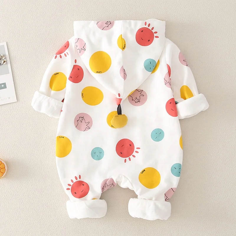 Thin velvet newborn baby one-piece clothes Baby autumn romper for men and women
Thin velvet newborn baby one-piece clothes Baby autumn romper for men and women