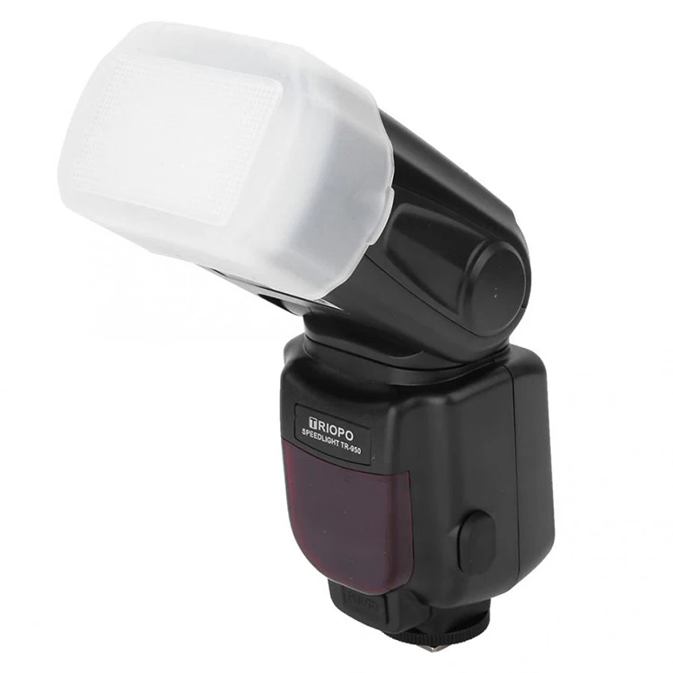 

Triopo Universal TR-950 Flash Light Speedlite For Fujifilm Olympus Nikon Canon 650D 550D 450D 1100D 60D 7D 5D Cameras, Black