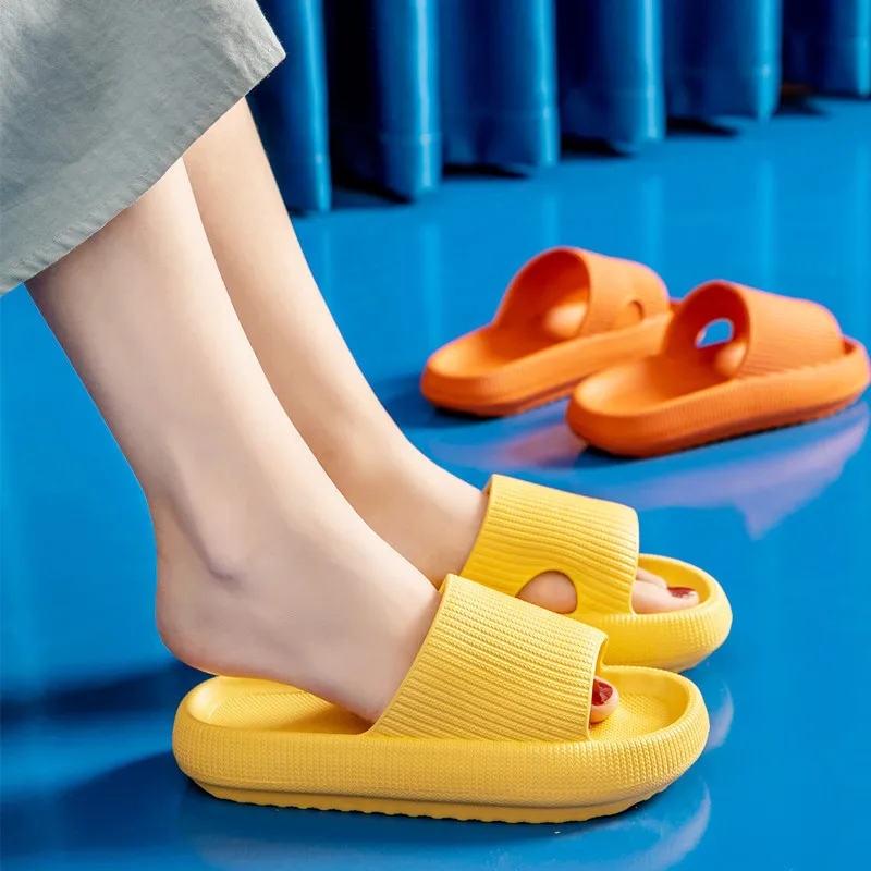 Wholesale Fashion Female China Anti-Slip Rubber pvc Summer ladies Woman house slippers and sandal for women's Slides Slippers
Wholesale Fashion Female China Anti-Slip Rubber pvc Summer ladies Woman house slippers and sandal for women's Slides Slippers