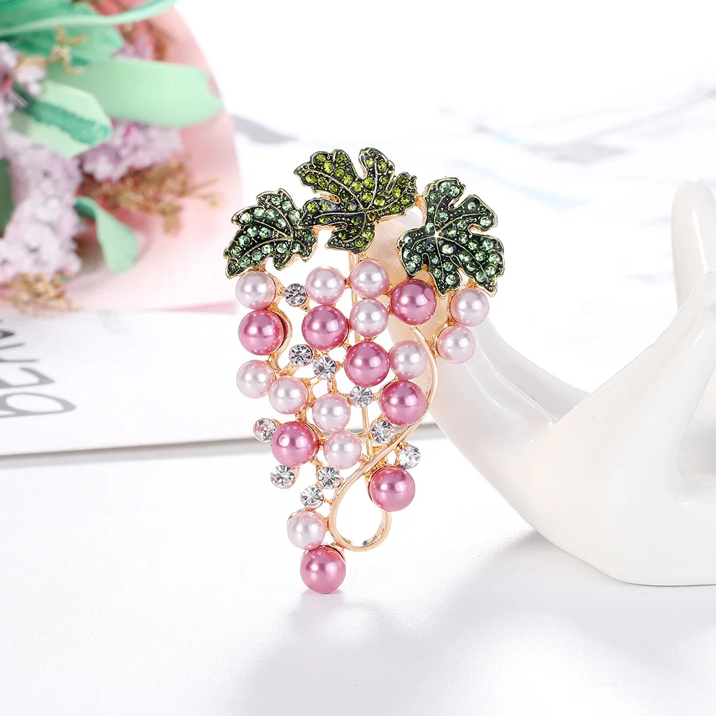 Hot Sale New Creative Rhinestone Pearl Purple Grape Plant Elegant Gender Pin Alloy Brooch, White,purple
Hot Sale New Creative Rhinestone Pearl Purple Grape Plant Elegant Gender Pin Alloy Brooch, White,purple