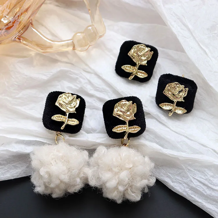 Winter Collection Bohemian Plush Pompom Ball Earrings Black Color Alloy Rose Charms Elegant Female Earrings
Winter Collection Bohemian Plush Pompom Ball Earrings Black Color Alloy Rose Charms Elegant Female Earrings