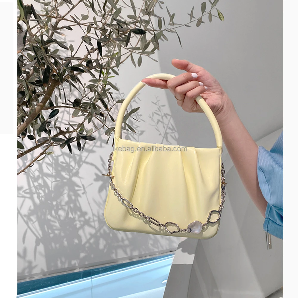 LIKEBAG handbags women fashion high quality soft texture folds ladies messenger shoulderbag with chain decoration
LIKEBAG handbags women fashion high quality soft texture folds ladies messenger shoulderbag with chain decoration
