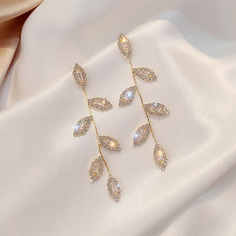 Wholesale Korean high-end diamond long leaf tasel earrings for women 
Wholesale Korean high-end diamond long leaf tasel earrings for women