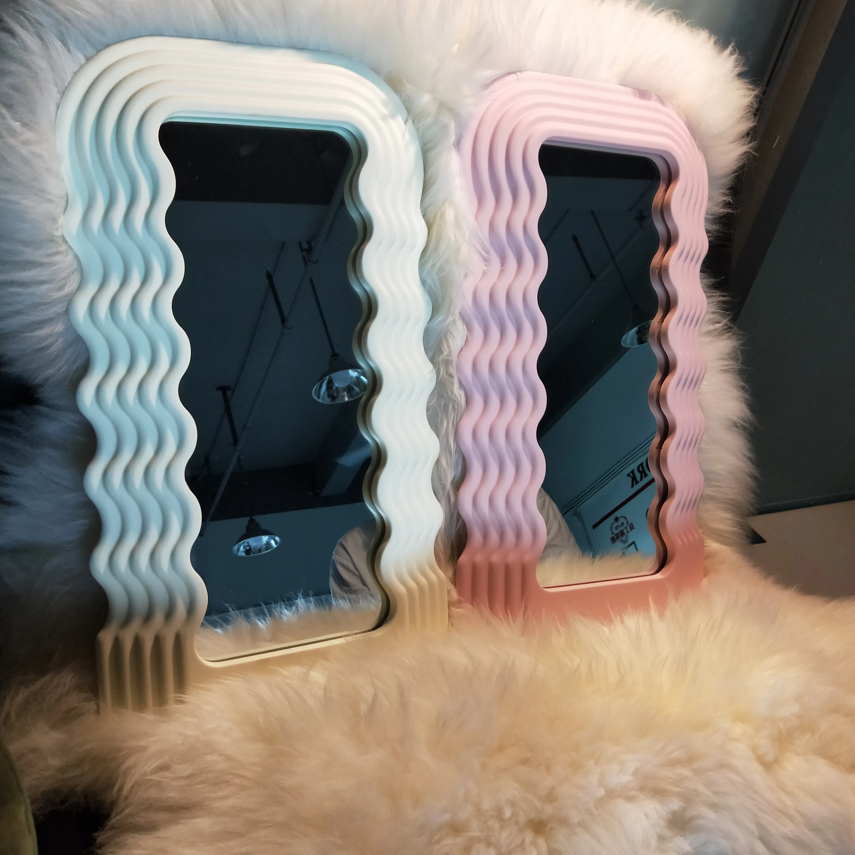 Drop Shipping Service 1 piece Modern Resin Mini Ultrafragola Mirror Used for Makeup Decoration for Home Decorative Furniture
Drop Shipping Service 1 piece Modern Resin Mini Ultrafragola Mirror Used for Makeup Decoration for Home Decorative Furniture