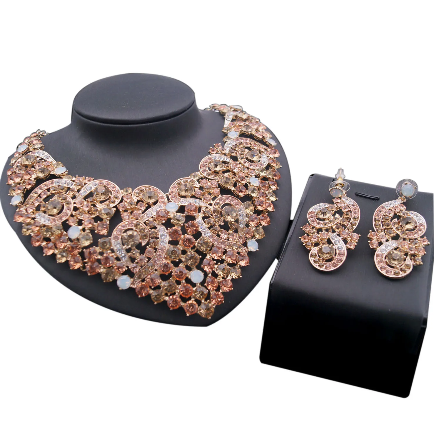 Yulaili Atest Design 18K Gold Plated Chain Necklace Fine Jewelery Set High-end American Wedding Women Ethnic Jewelry Set
Yulaili Atest Design 18K Gold Plated Chain Necklace Fine Jewelery Set High-end American Wedding Women Ethnic Jewelry Set