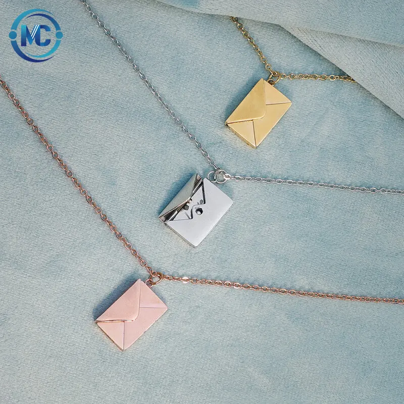 2021 female Korean lettering envelope letter charm for women Valentine's Day instock
2021 female Korean lettering envelope letter charm for women Valentine's Day instock