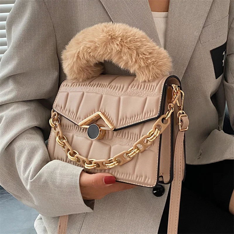 Fall faux fur handle unique lock women hand bag luxury bags winter chain purse and handbag, 8colors
Fall faux fur handle unique lock women hand bag luxury bags winter chain purse and handbag, 8colors