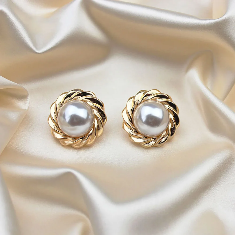 Elegant jewelry women vintage fashion alloy gold plated twisted big pearl stud earrings
Elegant jewelry women vintage fashion alloy gold plated twisted big pearl stud earrings