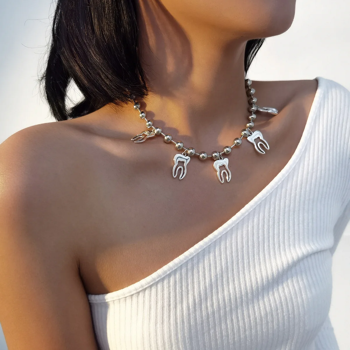 Statement Retro Silver Color Punk Hip Hops Beads Chain Tooth Choker Necklace Geometric Teeth Pendant Necklace, Picture color
Statement Retro Silver Color Punk Hip Hops Beads Chain Tooth Choker Necklace Geometric Teeth Pendant Necklace, Picture color