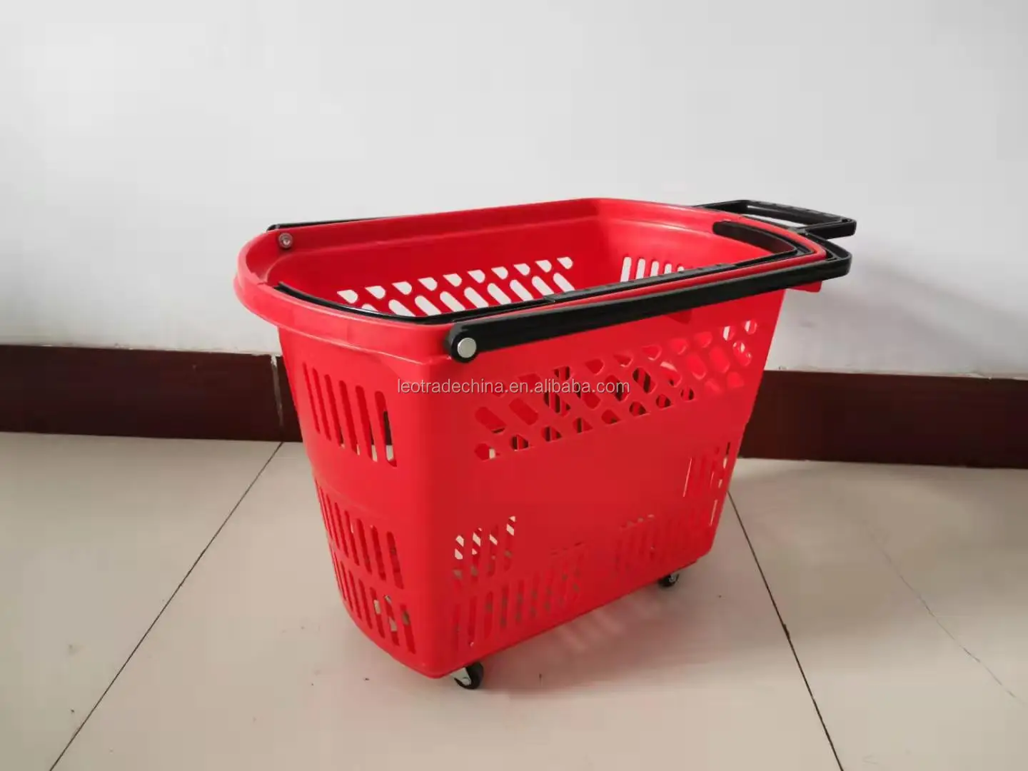 Best price plastic shopping basket with fashion design
