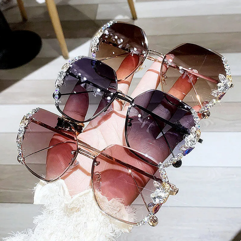2021 Fashion Vintage Luxury Cutting Lens Gradient Sun Glasses UV400 Rimless Rhinestone Sunglasses Women
2021 Fashion Vintage Luxury Cutting Lens Gradient Sun Glasses UV400 Rimless Rhinestone Sunglasses Women