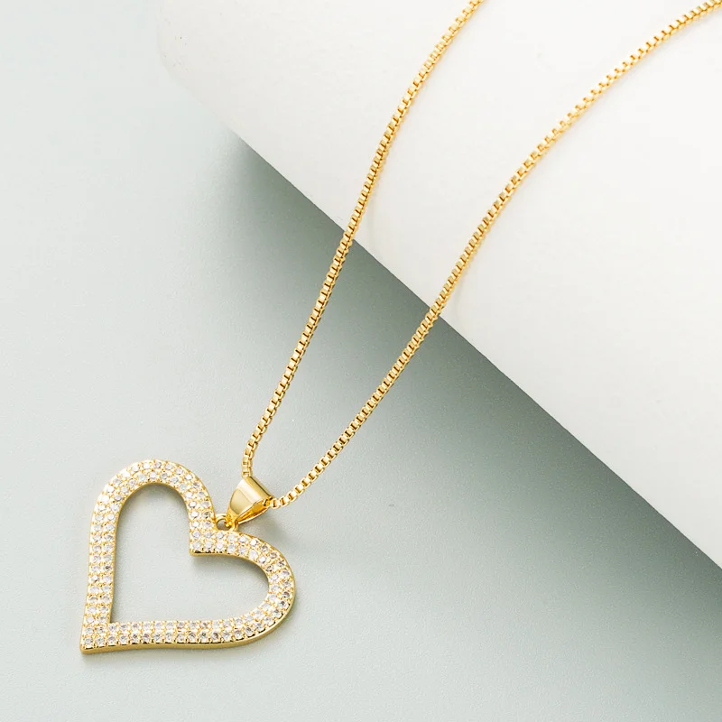 European and American love heart shaped brass gold plated necklace cute girl heart simple hip hop clavicle chain
European and American love heart shaped brass gold plated necklace cute girl heart simple hip hop clavicle chain