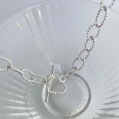 Creative Fashion S925 Sterling Silver Figaro Chain Heart Necklace Ins Style Real Silver OT Buckle Heart Choker Necklace
Creative Fashion S925 Sterling Silver Figaro Chain Heart Necklace Ins Style Real Silver OT Buckle Heart Choker Necklace