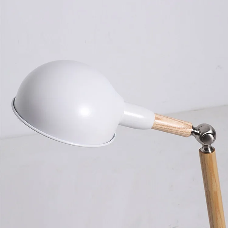 Hot Selling Hotel Decor Light Iron Wood Table Reading Lamps With Base