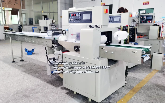 Flow Packaging Automatic Packing Machine Face Mask Pillow Horizontal Packaging Machine Line