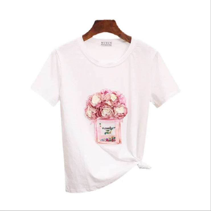 Summer new heavy industry three dimensional flower lady T-shirt sequins perfume bottle short sleeved round neck coat.
Summer new heavy industry three dimensional flower lady T-shirt sequins perfume bottle short sleeved round neck coat.