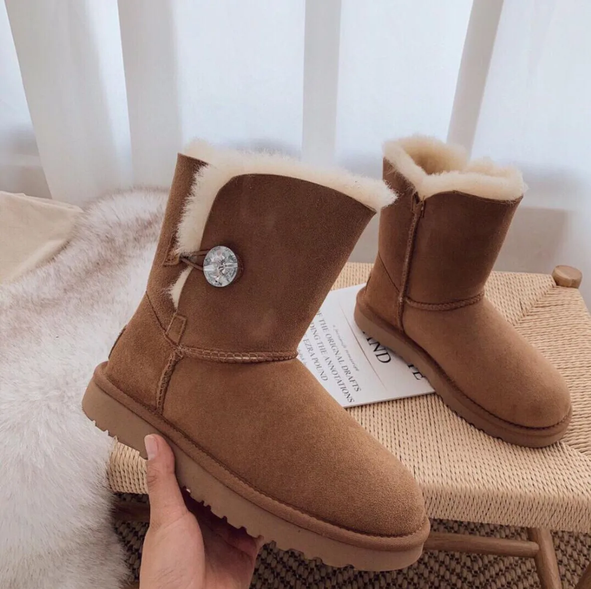 Genuine Australia Sheepskin Leather Mid-Calf Wool Lined Warm Outdoor fur Winter Snow Boots for Women, Brown
Genuine Australia Sheepskin Leather Mid-Calf Wool Lined Warm Outdoor fur Winter Snow Boots for Women, Brown