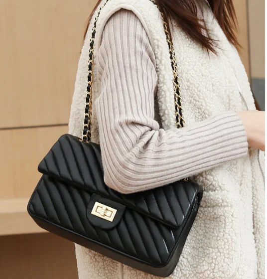 2021 Summer New Fashionable Custom Pu Leather Chain Crossbody Handbags For Womens Chains Slant Shoulder Bag For Girls
2021 Summer New Fashionable Custom Pu Leather Chain Crossbody Handbags For Womens Chains Slant Shoulder Bag For Girls