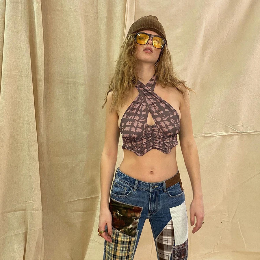 Peeqi Summer hollow out stretch navel-crop printed beach wears club party vest 2021 new women's fashion y2k fashion cami top
Peeqi Summer hollow out stretch navel-crop printed beach wears club party vest 2021 new women's fashion y2k fashion cami top