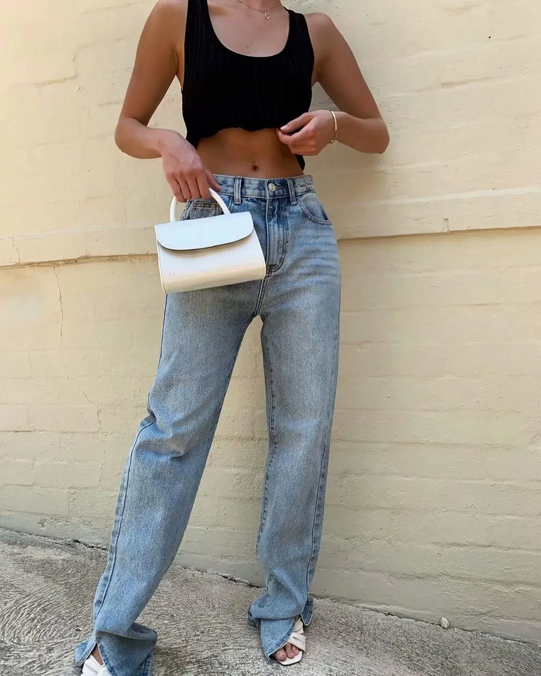 Hot Selling Women Jeans High Waist Straight Leg Pants Solid Color Wash Jeans Side Split Women Pants For Streetwear
Hot Selling Women Jeans High Waist Straight Leg Pants Solid Color Wash Jeans Side Split Women Pants For Streetwear