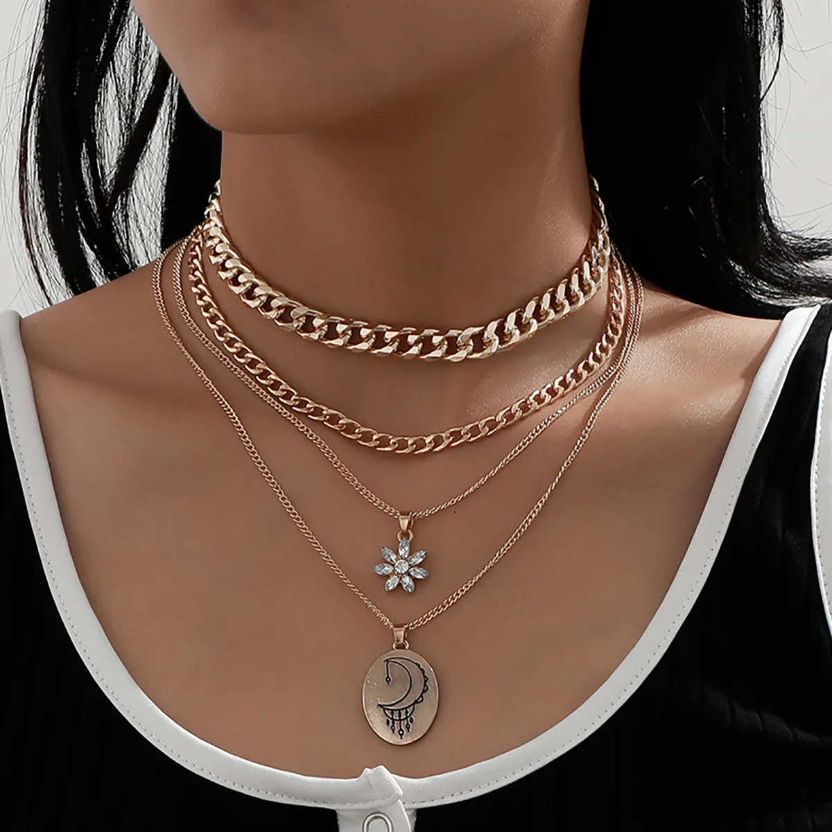 Elegant temperament aluminum grinding chain necklace female personality fashion moon pendant necklace set, Picture
Elegant temperament aluminum grinding chain necklace female personality fashion moon pendant necklace set, Picture
