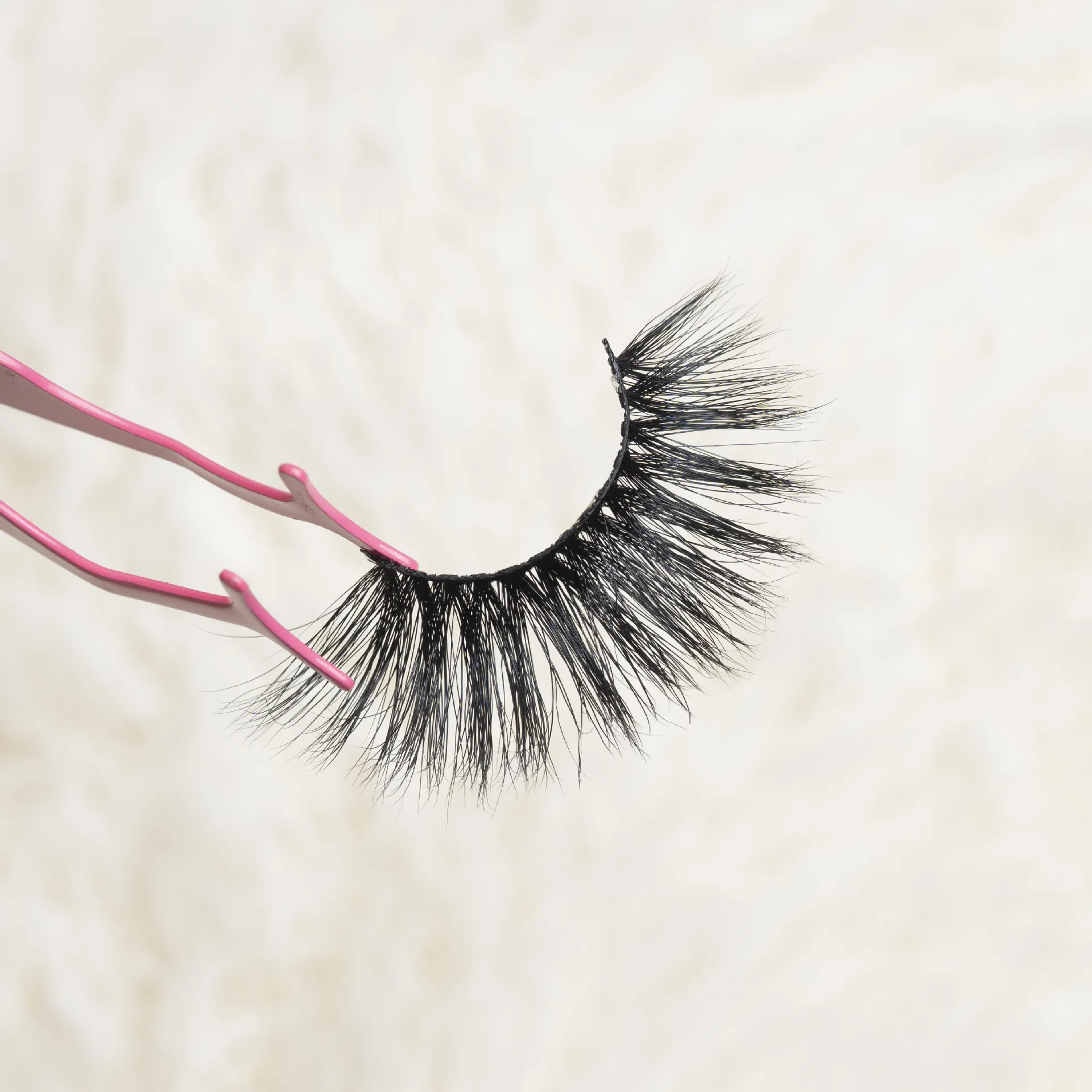 2021 hot 3D three-dimensional 25mm soft mink false eyelashes natural Handmade multi-layer false Mink Hair Wig Wholesale
2021 hot 3D three-dimensional 25mm soft mink false eyelashes natural Handmade multi-layer false Mink Hair Wig Wholesale