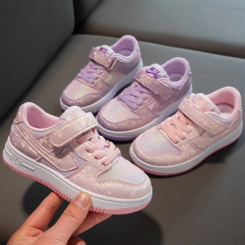 Spring Kids Sports Board Shoes New Korean Style Girls' Mesh Single With Soft Sole Ankle Low Primary School Students' Casual
Spring Kids Sports Board Shoes New Korean Style Girls' Mesh Single With Soft Sole Ankle Low Primary School Students' Casual