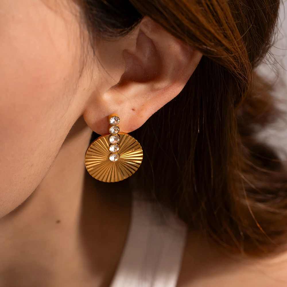 18k Gold Plated Stainless Steel Round Fan Shape Stub Earring Cubic Zirconia Pearl Earrings For Women
18k Gold Plated Stainless Steel Round Fan Shape Stub Earring Cubic Zirconia Pearl Earrings For Women