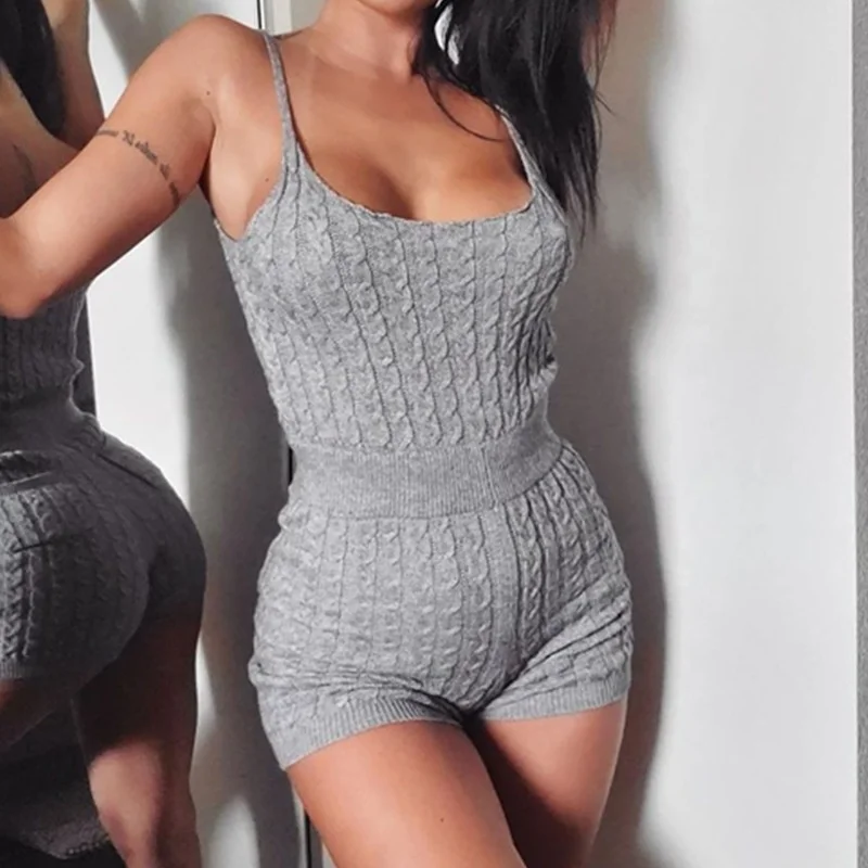 2021 NEW Gray Bodysuit Sexy Sleeveless Women knit Sweater Crop Top and Shorts Two Piece Women Tow Set
2021 NEW Gray Bodysuit Sexy Sleeveless Women knit Sweater Crop Top and Shorts Two Piece Women Tow Set