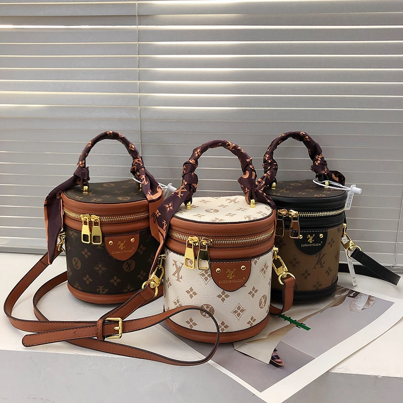 New high quality ladies leather shoulder purses luxury designer women handbags famous brands bags
New high quality ladies leather shoulder purses luxury designer women handbags famous brands bags
