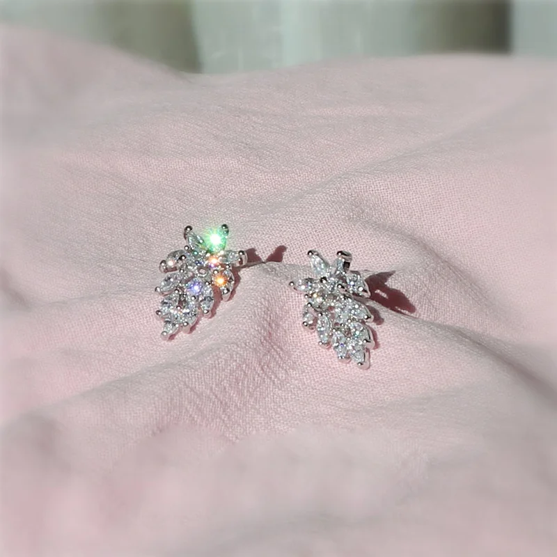 Fashion Cut Cubic Zirconia Flower Crystal Leaf Earrings for Women Shiny CZ Stone Bridal Wedding Jewelry
Fashion Cut Cubic Zirconia Flower Crystal Leaf Earrings for Women Shiny CZ Stone Bridal Wedding Jewelry