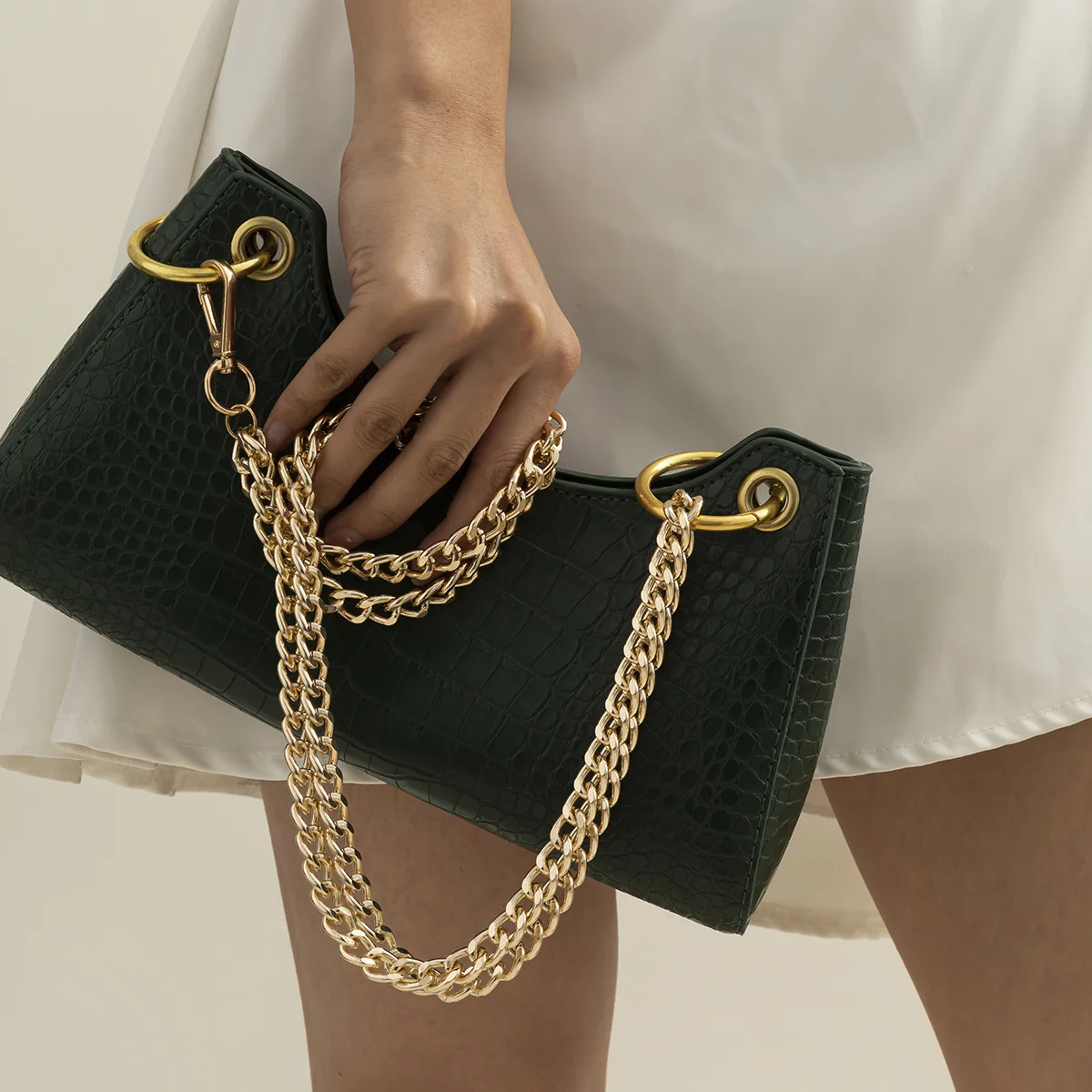 Women's shoulder bag chain with double chain geometric accessories Simple aluminum metal shoulder bag chain for women, As photo
Women's shoulder bag chain with double chain geometric accessories Simple aluminum metal shoulder bag chain for women, As photo