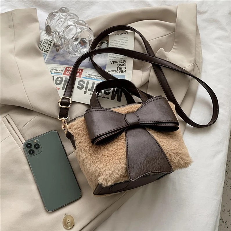 XP1463 Autumn and winter plush small bag women 2020 new trendy fashion custom mini bucket bag
XP1463 Autumn and winter plush small bag women 2020 new trendy fashion custom mini bucket bag